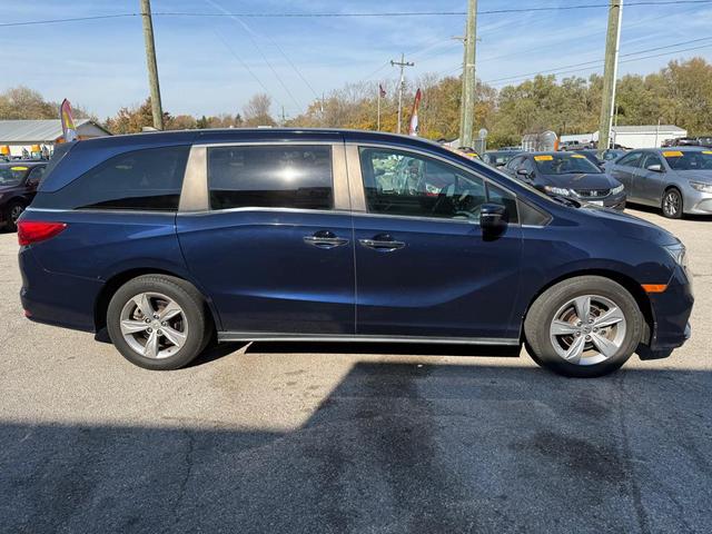 Photo of 2018 Obsidian Blue Pearl Honda Odyssey