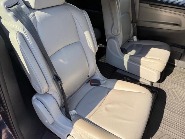 Photo of 2018 Obsidian Blue Pearl Honda Odyssey