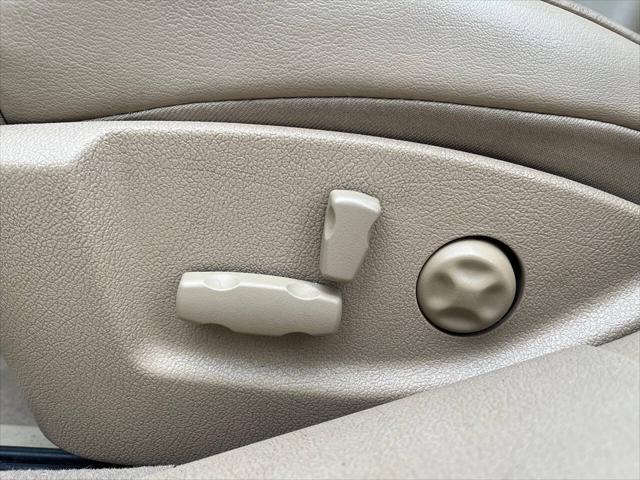 Photo of 2011 White Diamond Tricoat Cadillac STS