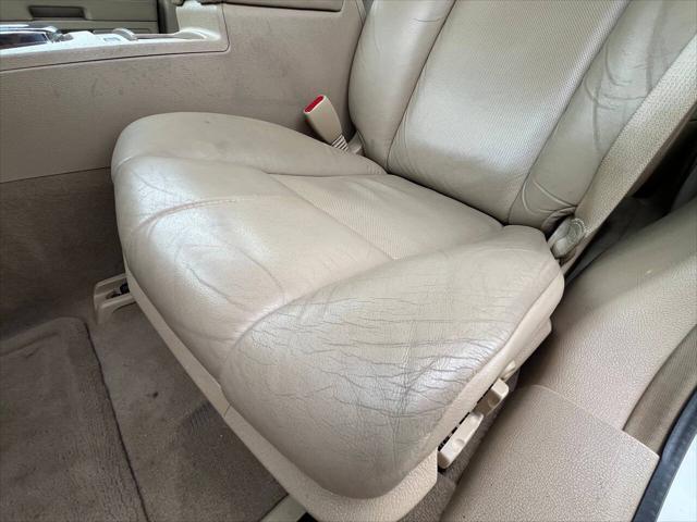 Photo of 2011 White Diamond Tricoat Cadillac STS