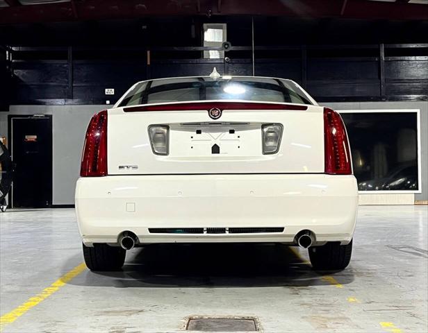 Photo of 2011 White Diamond Tricoat Cadillac STS