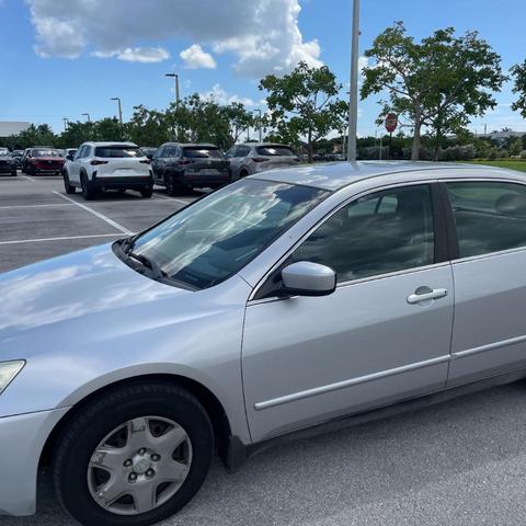 Photo of 2005 Satin Silver Metallic Honda Accord