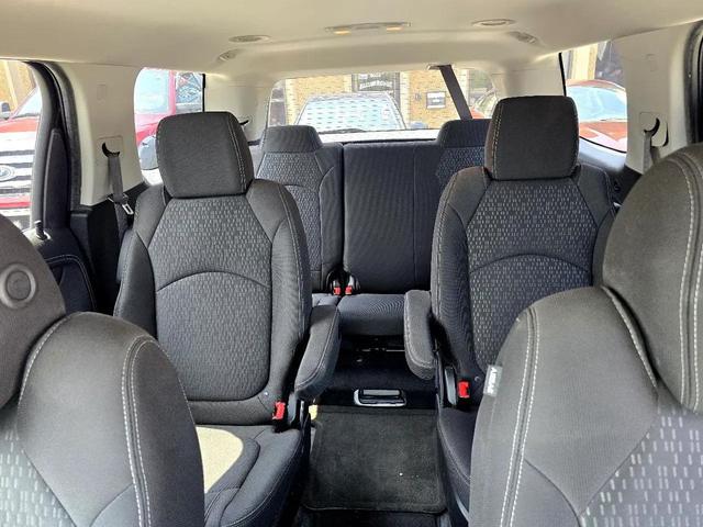 Photo of 2015 Iridium Metallic GMC Acadia