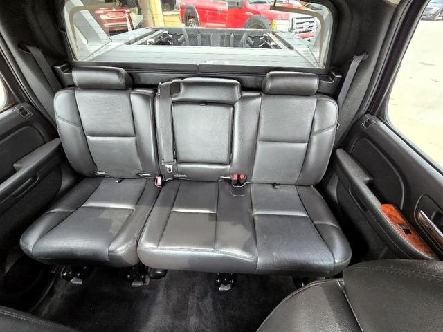 Photo of 2010 Black Chevrolet Avalanche