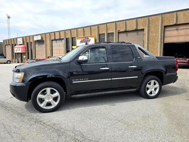 Photo of 2010 Black Chevrolet Avalanche