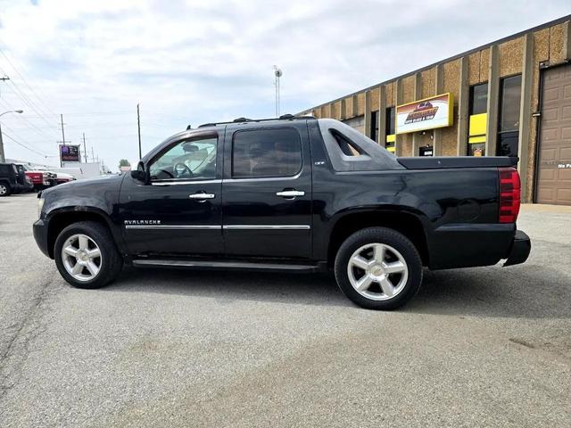 Photo of 2010 Black Chevrolet Avalanche