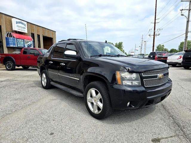 Photo of 2010 Black Chevrolet Avalanche