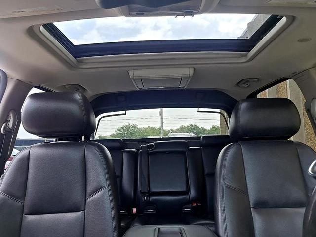 Photo of 2010 Black Chevrolet Avalanche