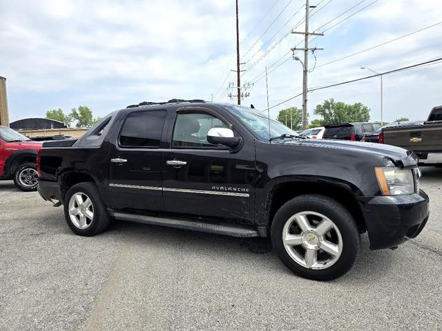 Photo of 2010 Black Chevrolet Avalanche
