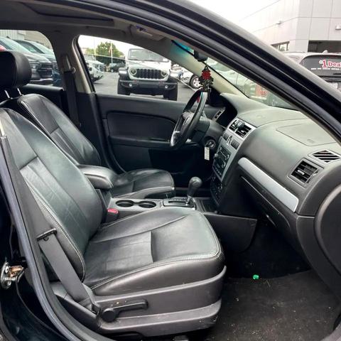 Photo of 2008 Black Clearcoat Mercury Milan