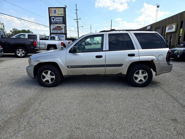 Photo of 2004 Silverstone Metallic Chevrolet Trailblazer
