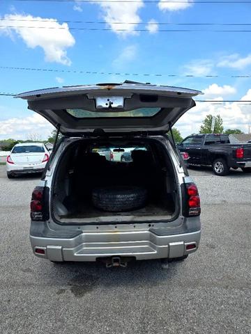 Photo of 2004 Silverstone Metallic Chevrolet Trailblazer