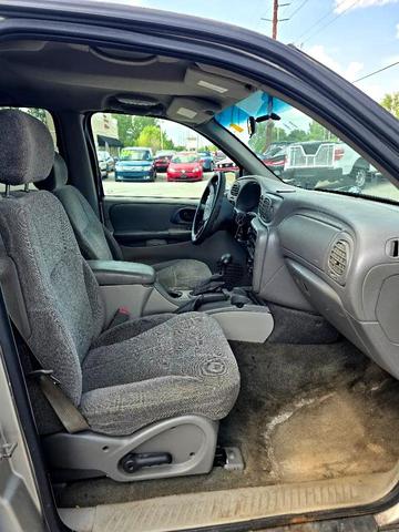 Photo of 2004 Silverstone Metallic Chevrolet Trailblazer