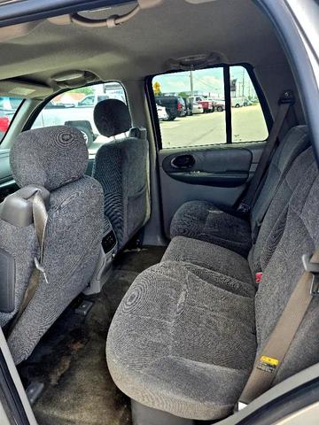 Photo of 2004 Silverstone Metallic Chevrolet Trailblazer