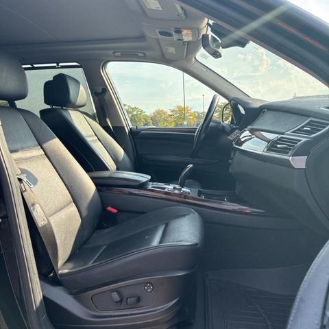 Photo of 2010 BLACK BMW X5
