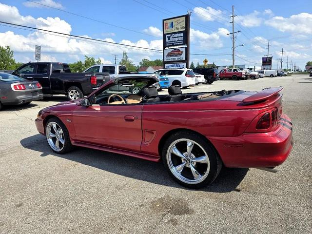 Photo of 1996 RED Ford Mustang