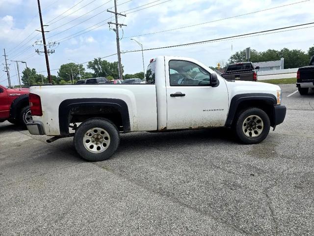 Photo of 2013 Summit White Chevrolet Silverado 1500