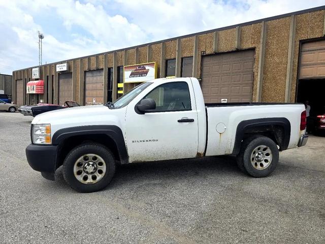 Photo of 2013 Summit White Chevrolet Silverado 1500