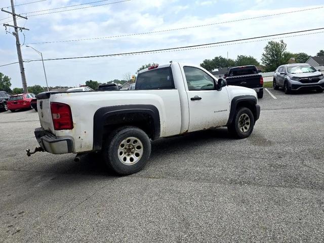 Photo of 2013 Summit White Chevrolet Silverado 1500