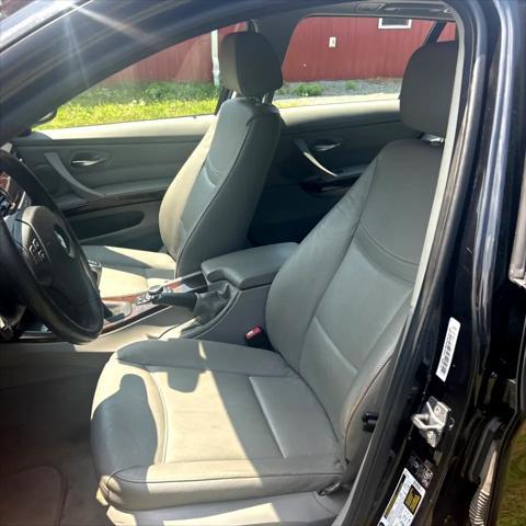 Photo of 2011 BLACK BMW 328