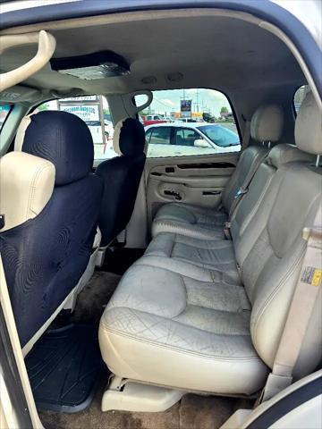 Photo of 2004 White Diamond Cadillac Escalade