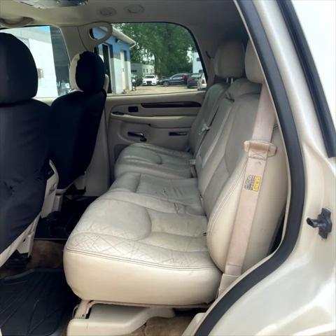 Photo of 2004 White Diamond Cadillac Escalade