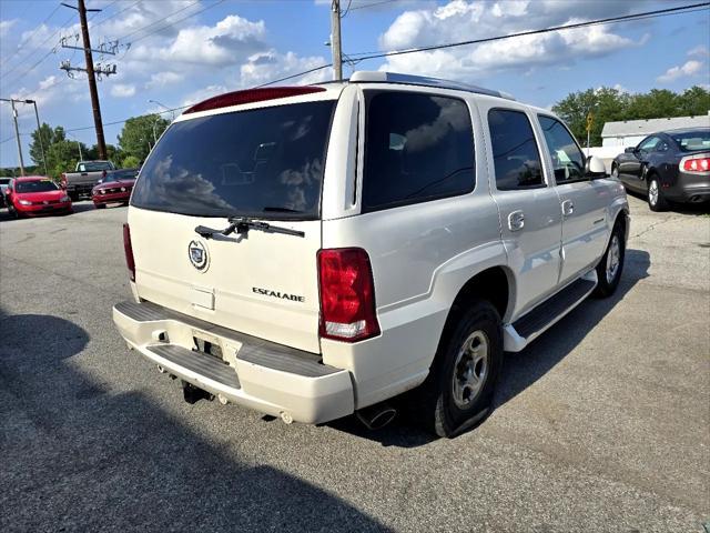 Photo of 2004 White Diamond Cadillac Escalade