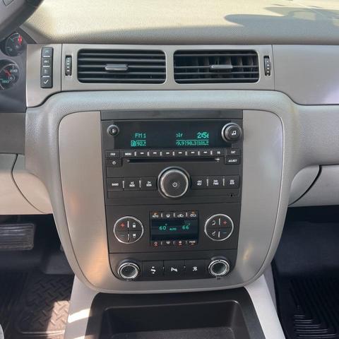 Photo of 2011 Summit White Chevrolet Avalanche