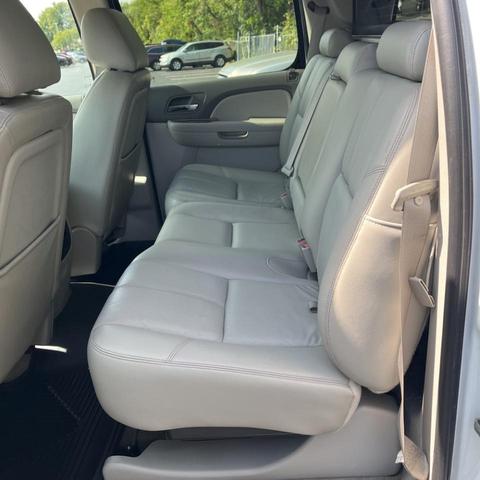 Photo of 2011 Summit White Chevrolet Avalanche