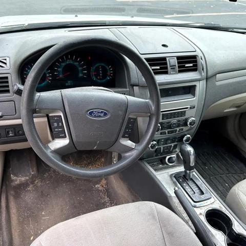 Photo of 2010 WHITE Ford Fusion
