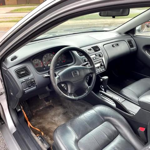 Photo of 2002 Satin Silver Metallic Honda Accord
