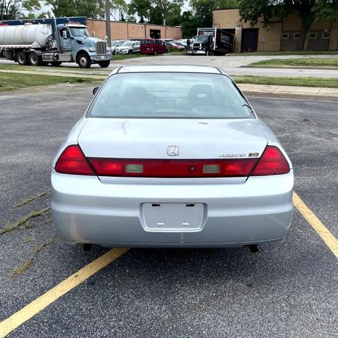 Photo of 2002 Satin Silver Metallic Honda Accord