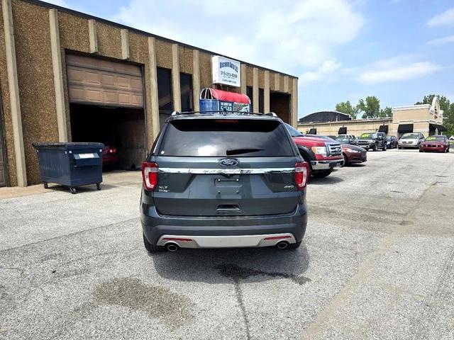 Photo of 2016 Dark Green Ford Explorer