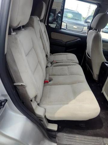 Photo of 2008 SILVER Ford Explorer