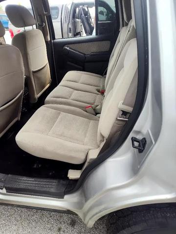 Photo of 2008 SILVER Ford Explorer