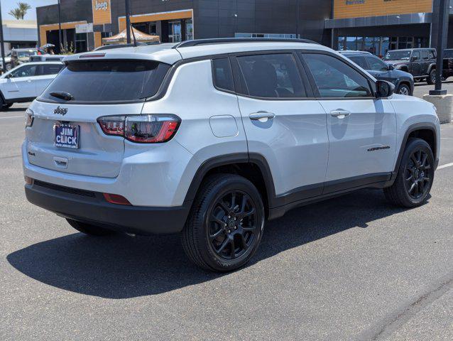 Photo of 2025 Silver Zynith Metallic Clearcoat Jeep Compass