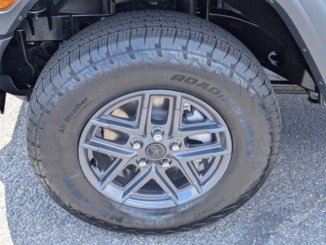 Photo of 2025 Granite Crystal Metallic Clearcoat Jeep Wrangler