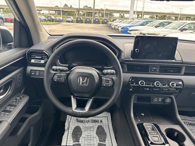 Photo of 2025 Platinum White Pearl Honda Pilot