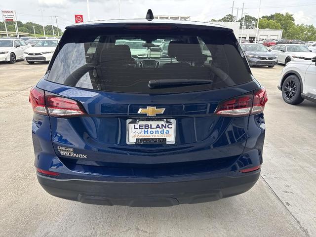 Photo of 2022 Blue Glow Metallic Chevrolet Equinox