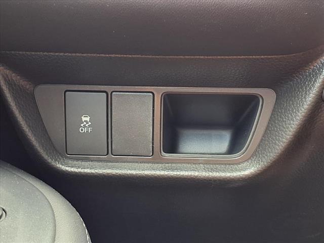 Photo of 2026 Platinum White Pearl Honda HR-V