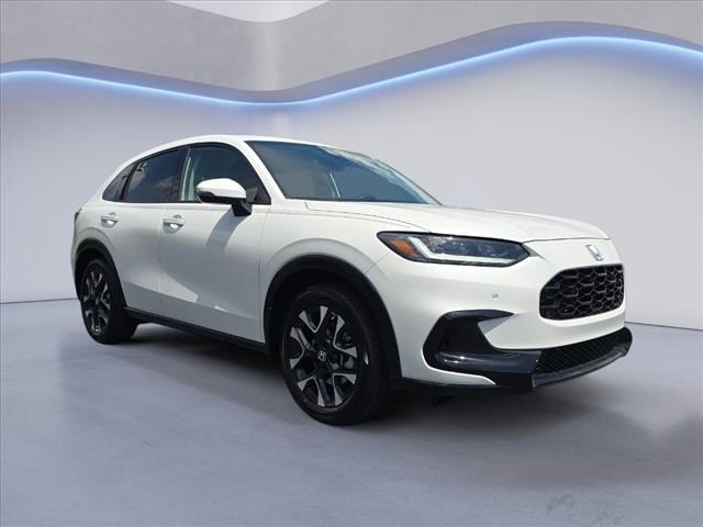 Photo of 2026 Platinum White Pearl Honda HR-V