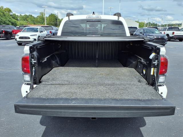 Photo of 2021 Super White Toyota Tacoma