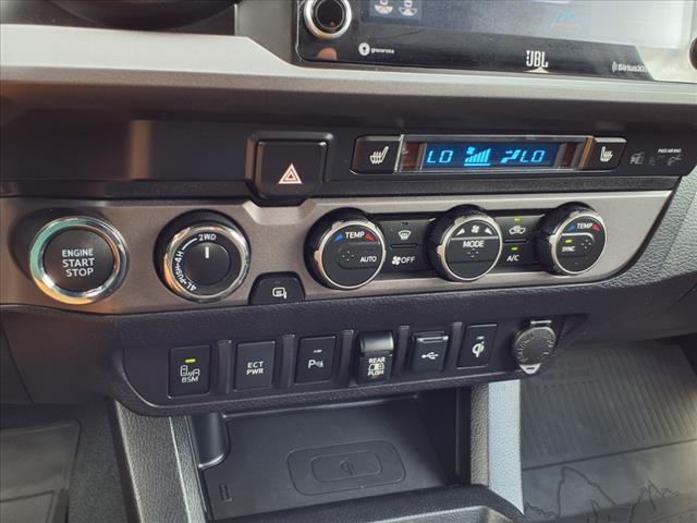 Photo of 2021 Super White Toyota Tacoma