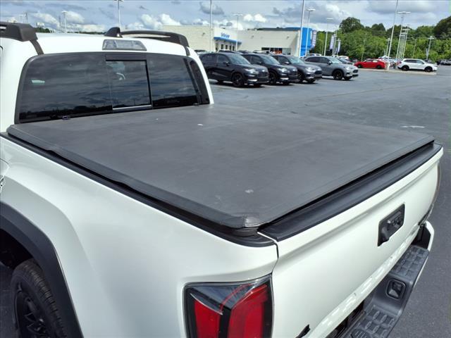 Photo of 2021 Super White Toyota Tacoma