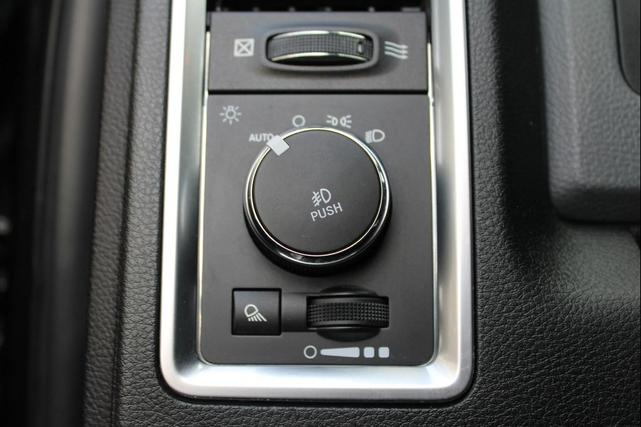 Photo of 2017 Brilliant Black Crystal Pearlcoat RAM 2500