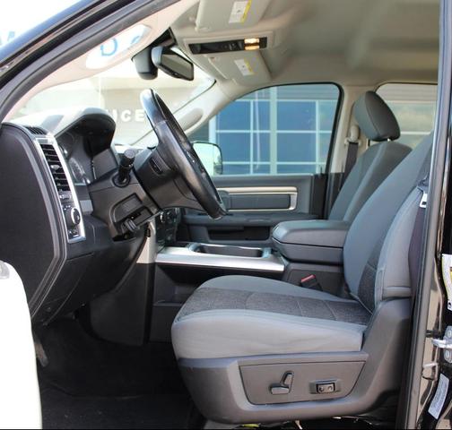 Photo of 2017 Brilliant Black Crystal Pearlcoat RAM 2500