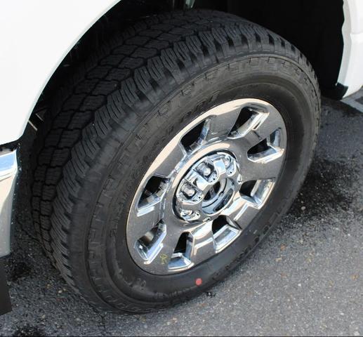 Photo of 2025 Star White Metallic Tri-Coat Ford F-250