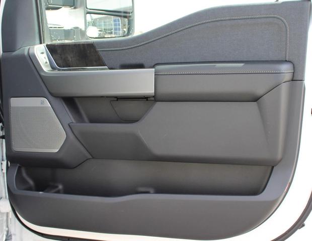 Photo of 2025 Star White Metallic Tri-Coat Ford F-250