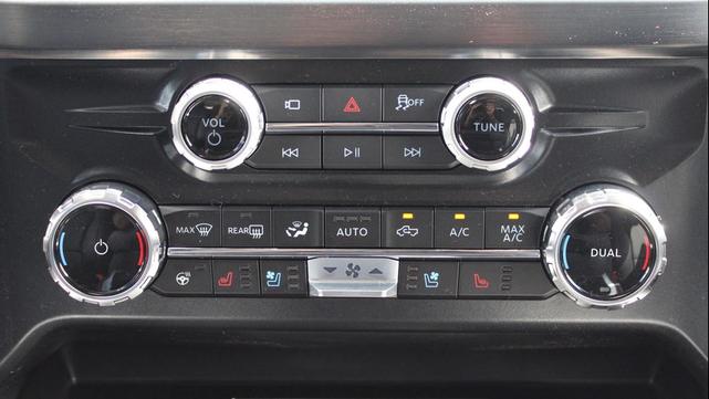 Photo of 2025 Star White Metallic Tri-Coat Ford F-250