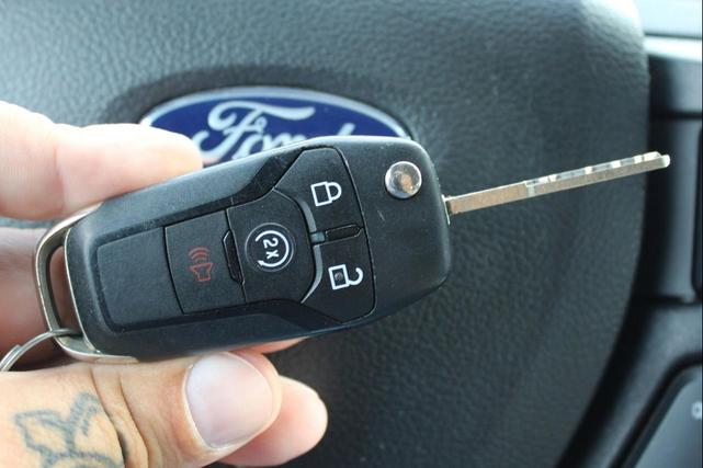 Photo of 2022 Oxford White Ford F-350